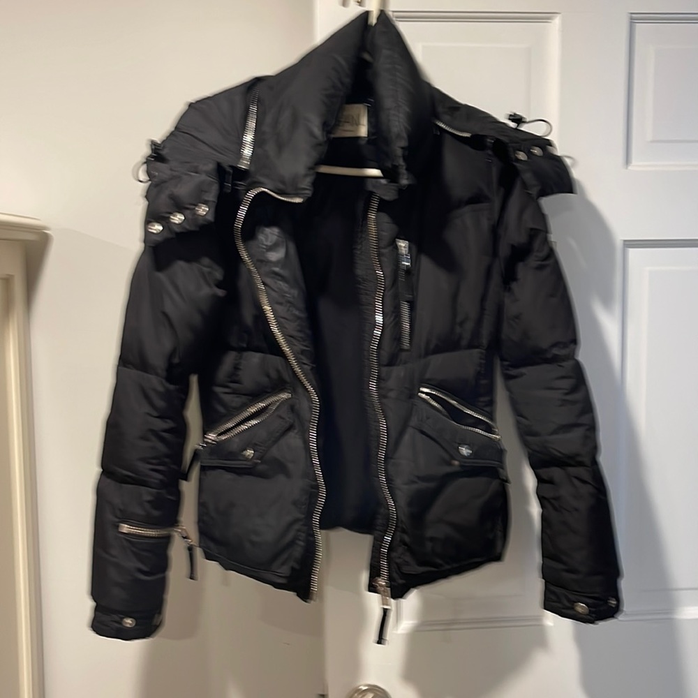 Size medium SAM. Winter jacket with removable hood